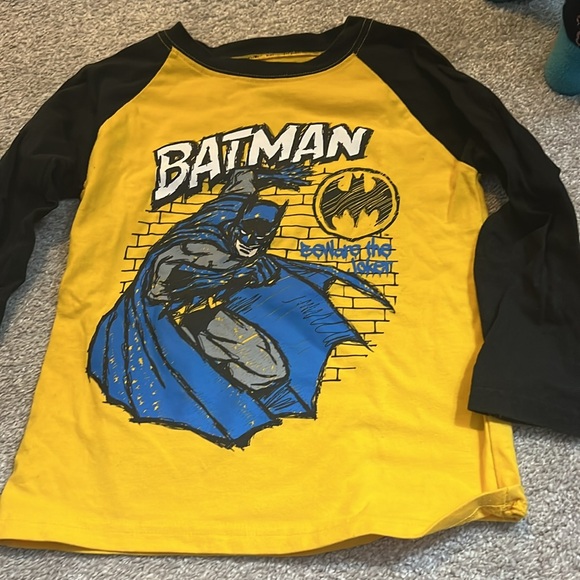 Gap boy size 5T Batman and supermann long sleeve shirt barely worn - Picture 3 of 5